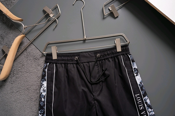 ブランドハーフパンツ側面デザイン